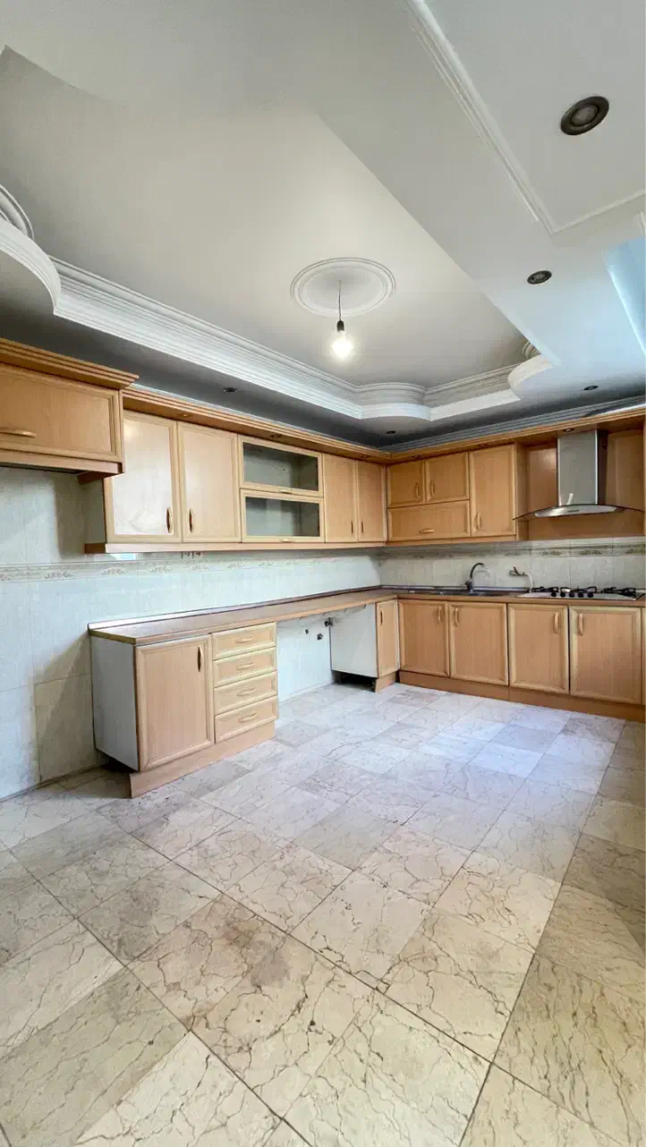 ۱۲۰متر همیلا/۲خواب بزرگ/سالن سه جهت پرده خور