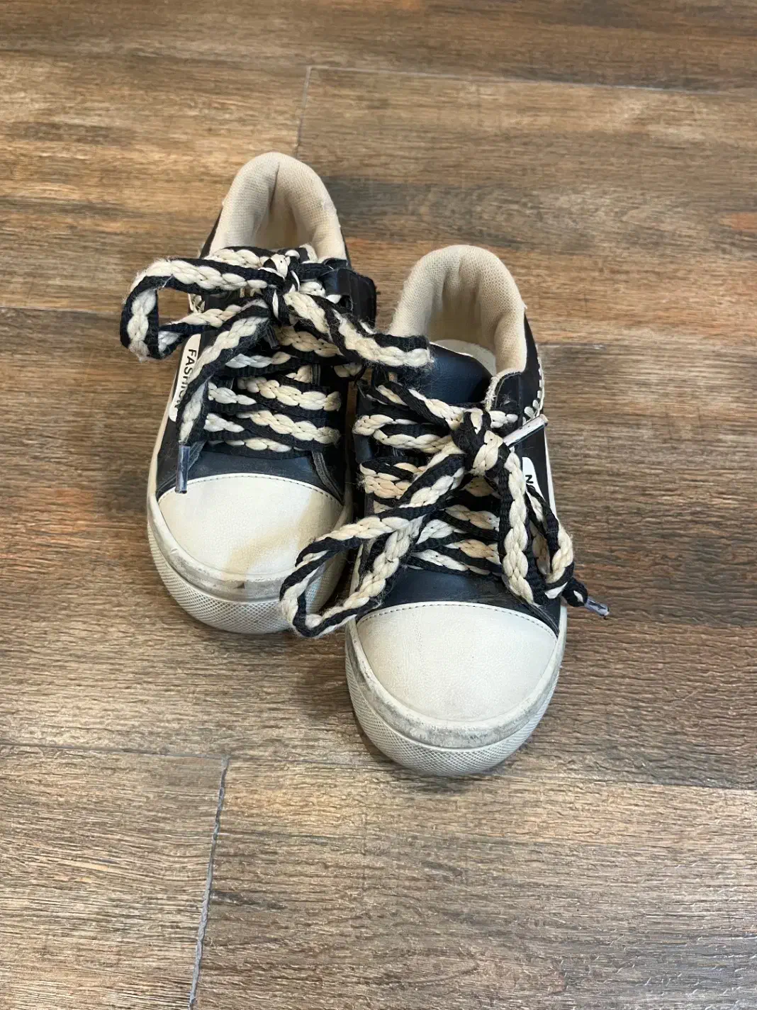 کفش اسپرت دخترونه|کفش و لباس بچه|اصفهان, لنبان|دیوار