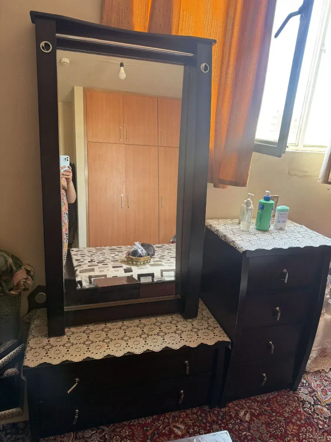 فروش تخت خواب و میز آرایش با کشوها|تخت و سرویس خواب|شاهین‌شهر, طالقانی|دیوار