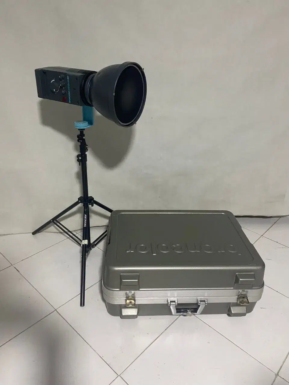 فلاش عکاسیbroncolor بران کالر ۶۰۰ ژول minipulse 80|دوربین عکاسی و فیلم‌برداری|تهران, ظفر|دیوار