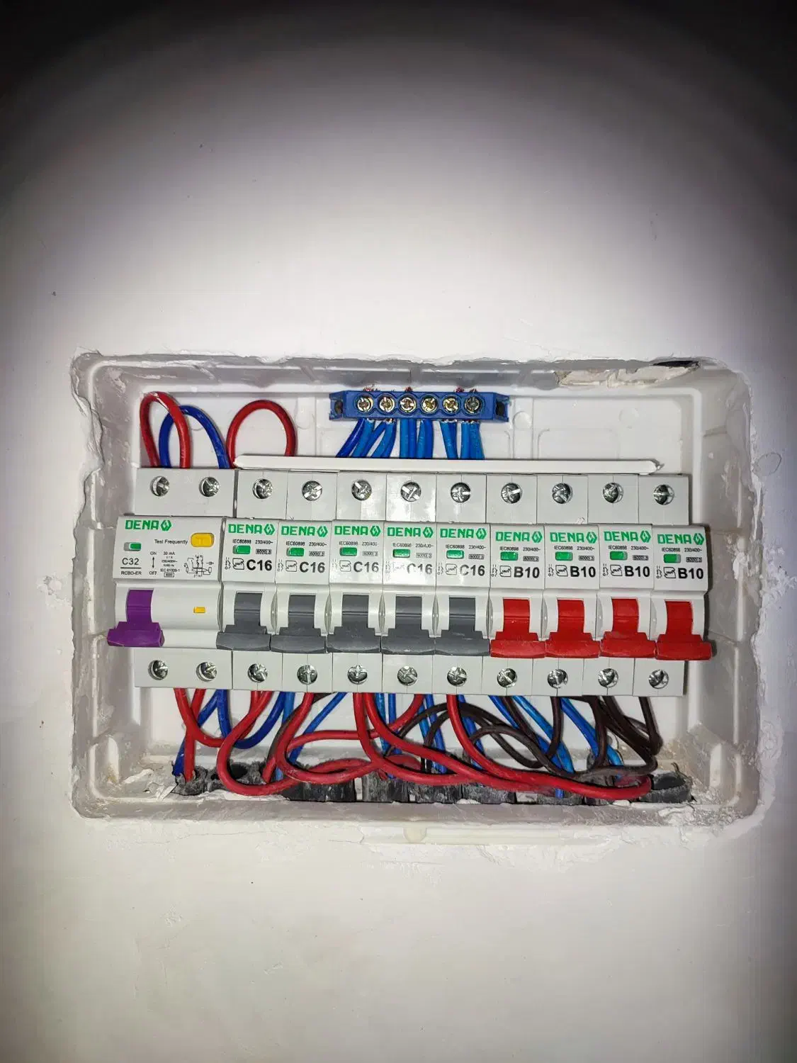 برق.برقکار دقیق و حرفه ای برای ساختمان کلی و جزئی|خدمات پیشه و مهارت|بیرجند, |دیوار