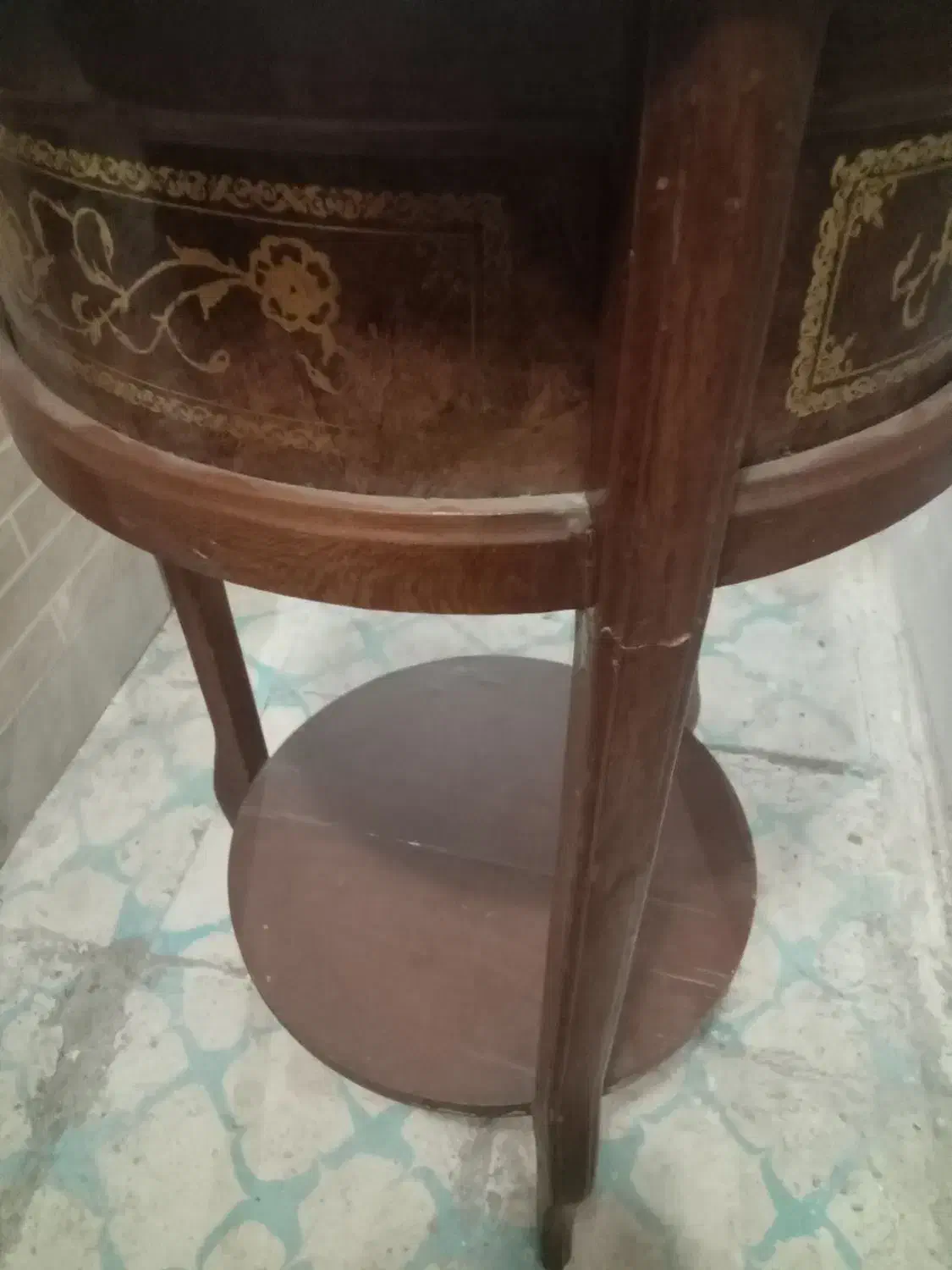 میز تلفن و عتیقه جات دو طبقه بسیار بادوام و شیک|میز تلفن|تبریز, |دیوار