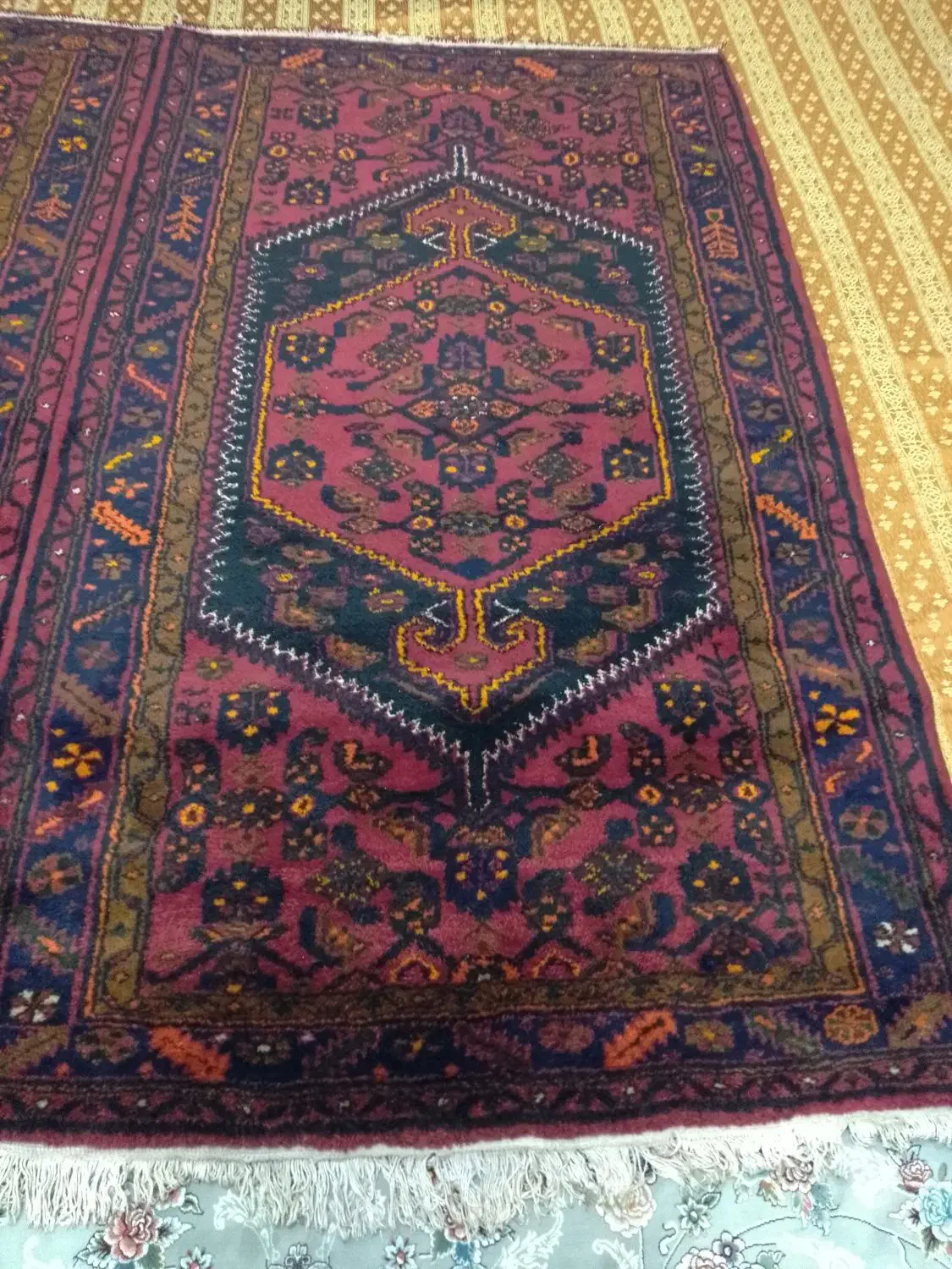 فرش دستباف جفت نو|فرش|گلستان (تهران), |دیوار