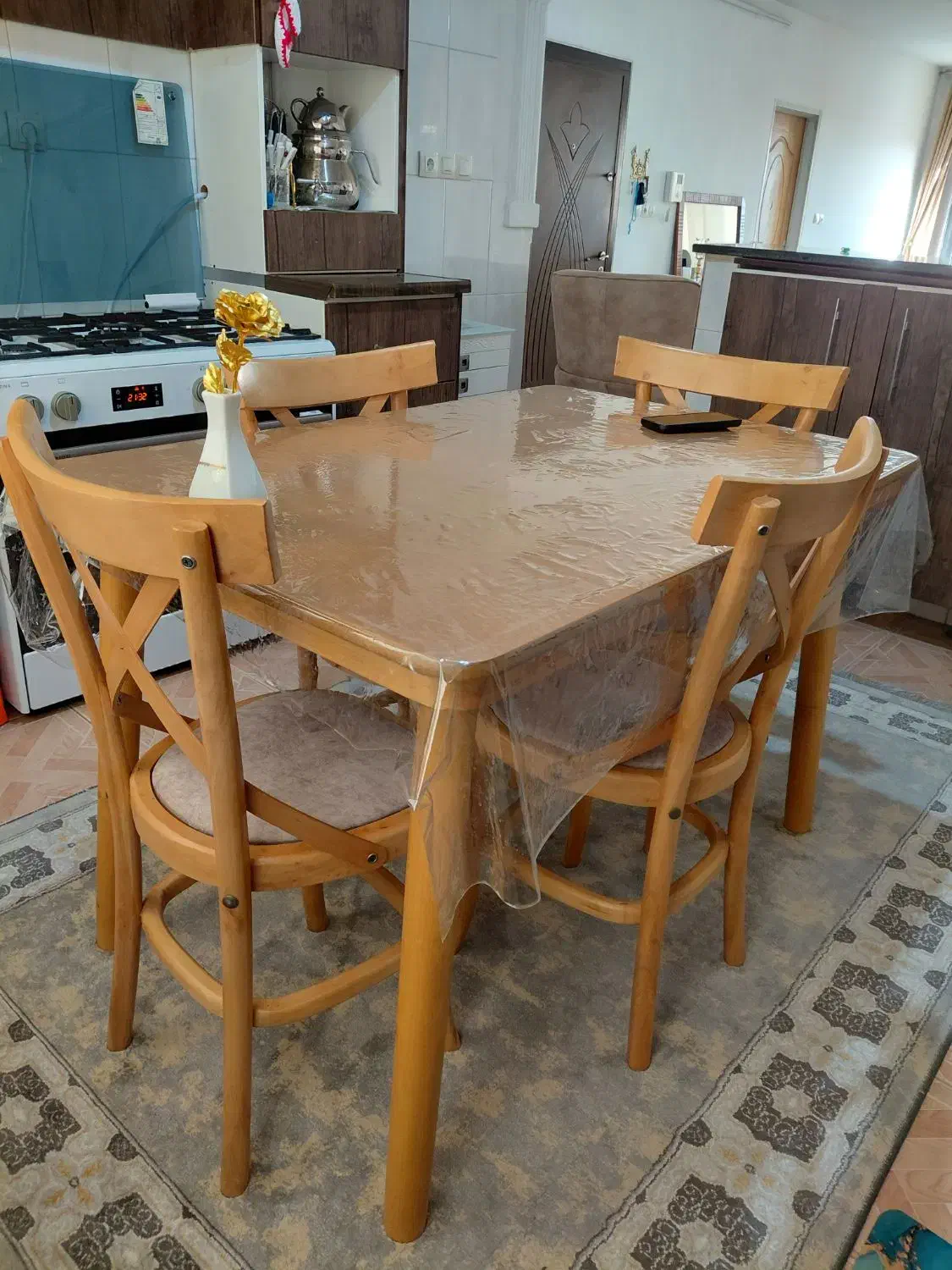 میز غذا خوری|میز و صندلی غذاخوری|اقبالیه, |دیوار