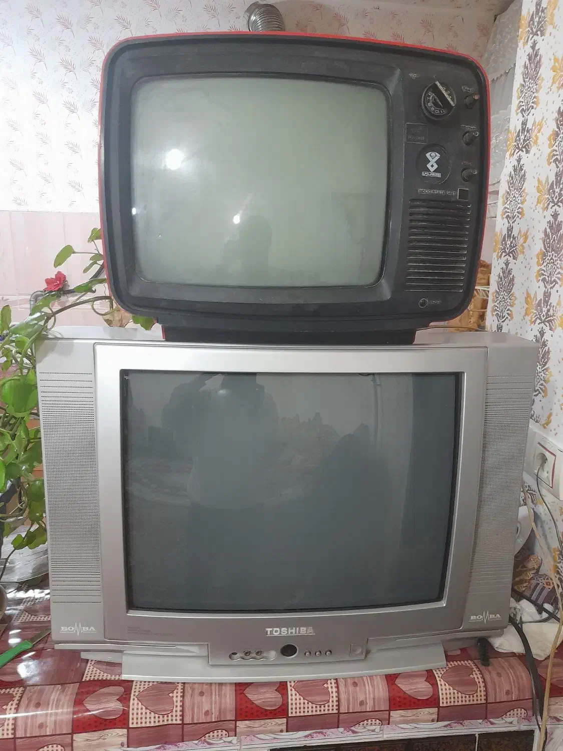 تلوزیون قدیمی|تلویزیون و پروژکتور|ورزقان, |دیوار