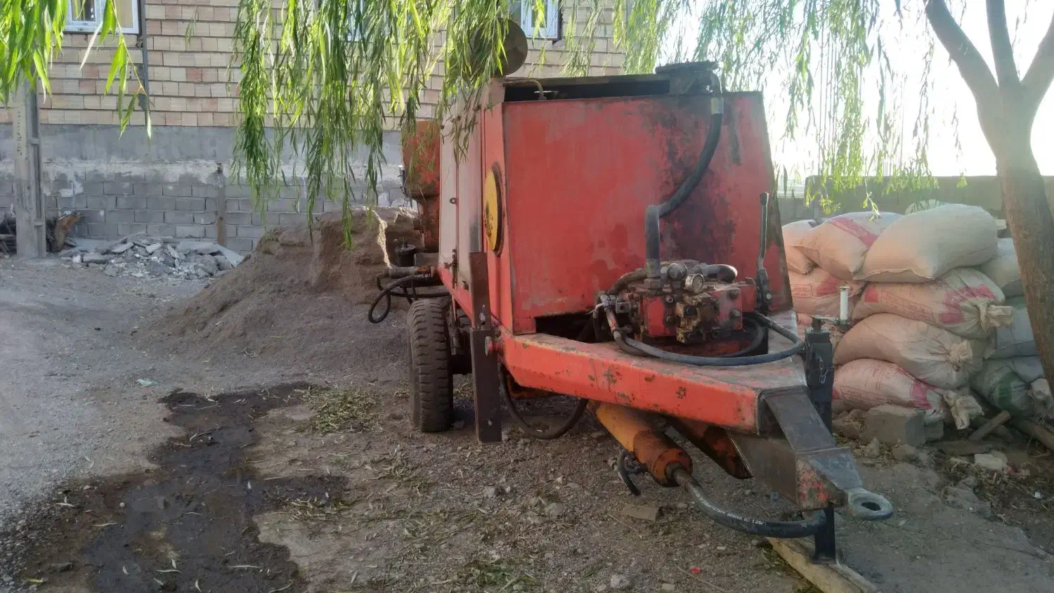 پمپ بتن زمینی ۲۰۰۰|ماشینآلات صنعتی|تبریز, |دیوار