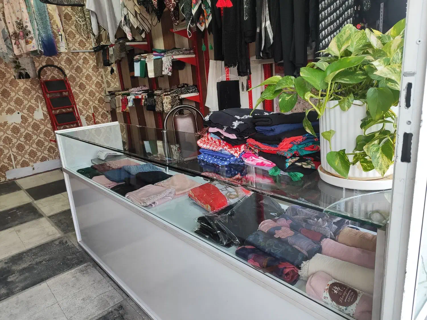 فروش ویترین و تعدادی قفسه|بوفه، ویترین، کنسول|فسا, |دیوار