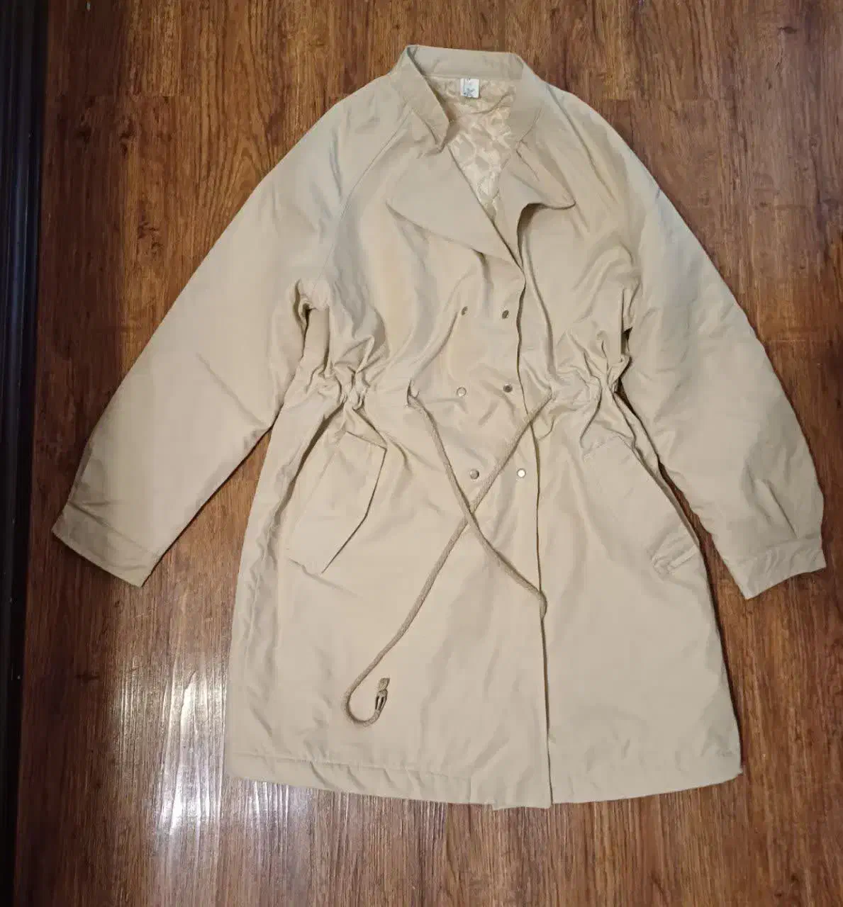 تعدادی پالتو و کاپشن خارجی کاملا نونونو|لباس|شیراز, میرزاکوچک خان|دیوار