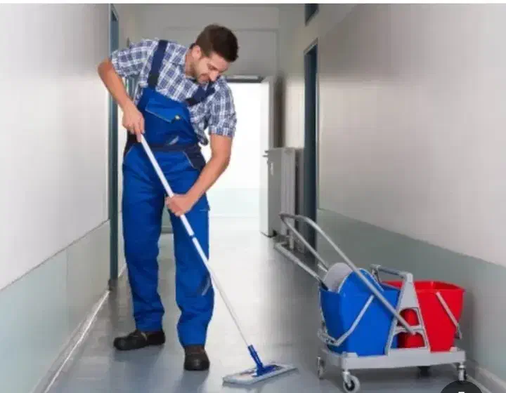 استخدام نیروی آقا جهت نظافت حقوق طبق قانون و بیمه|استخدام سرایداری و نظافت|یزد, |دیوار