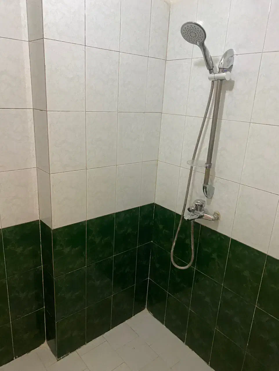 ۸۰ متر دو خواب فول امکانات