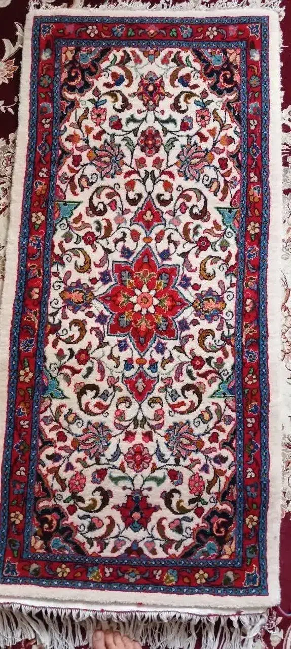 قالیچه تازه بافت|فرش|قم, چهل درخت‎|دیوار