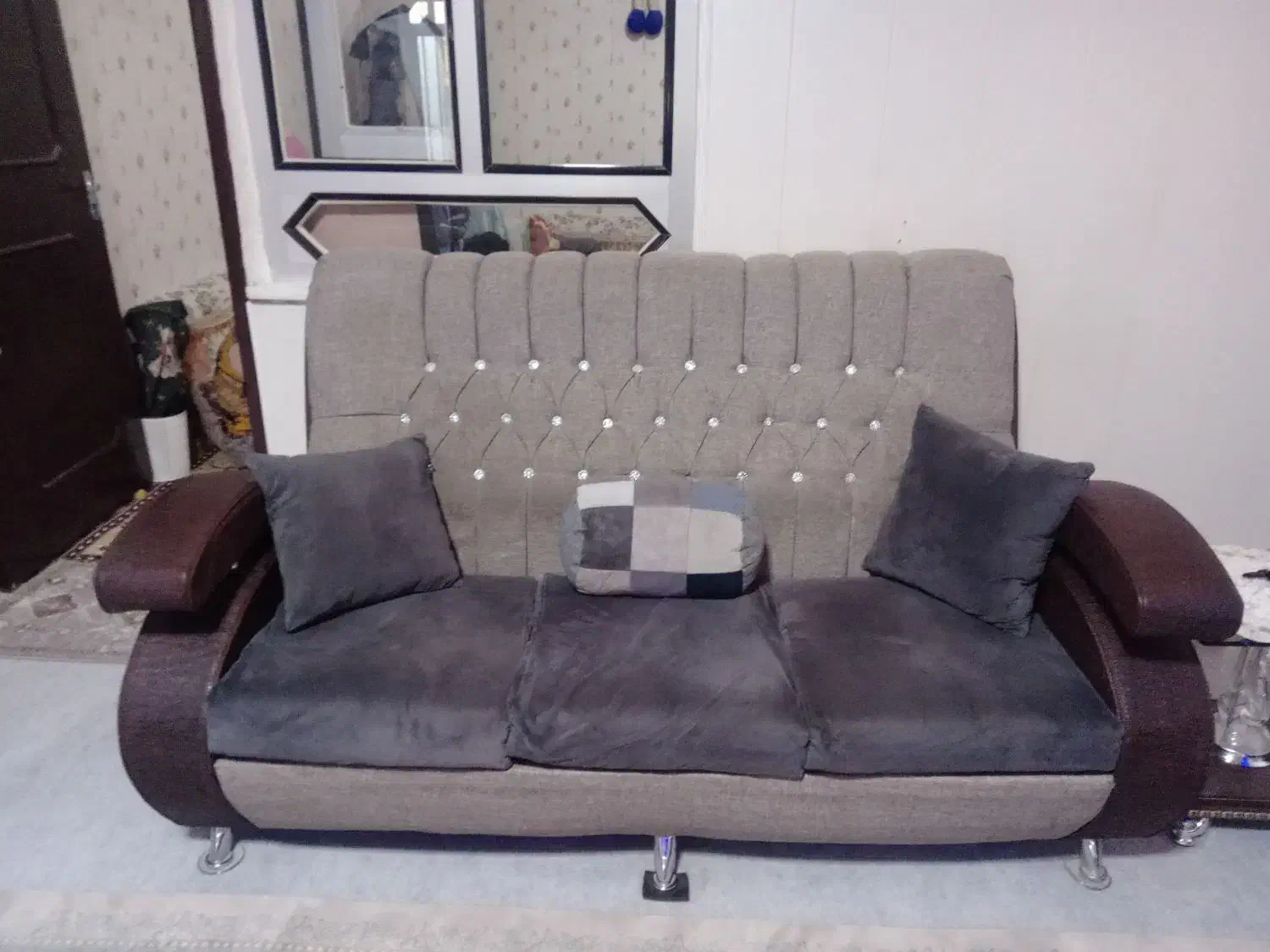 مبل کلاسیک. جرم وپارچه.|مبلمان خانگی و میز عسلی|سرپل ذهاب, |دیوار