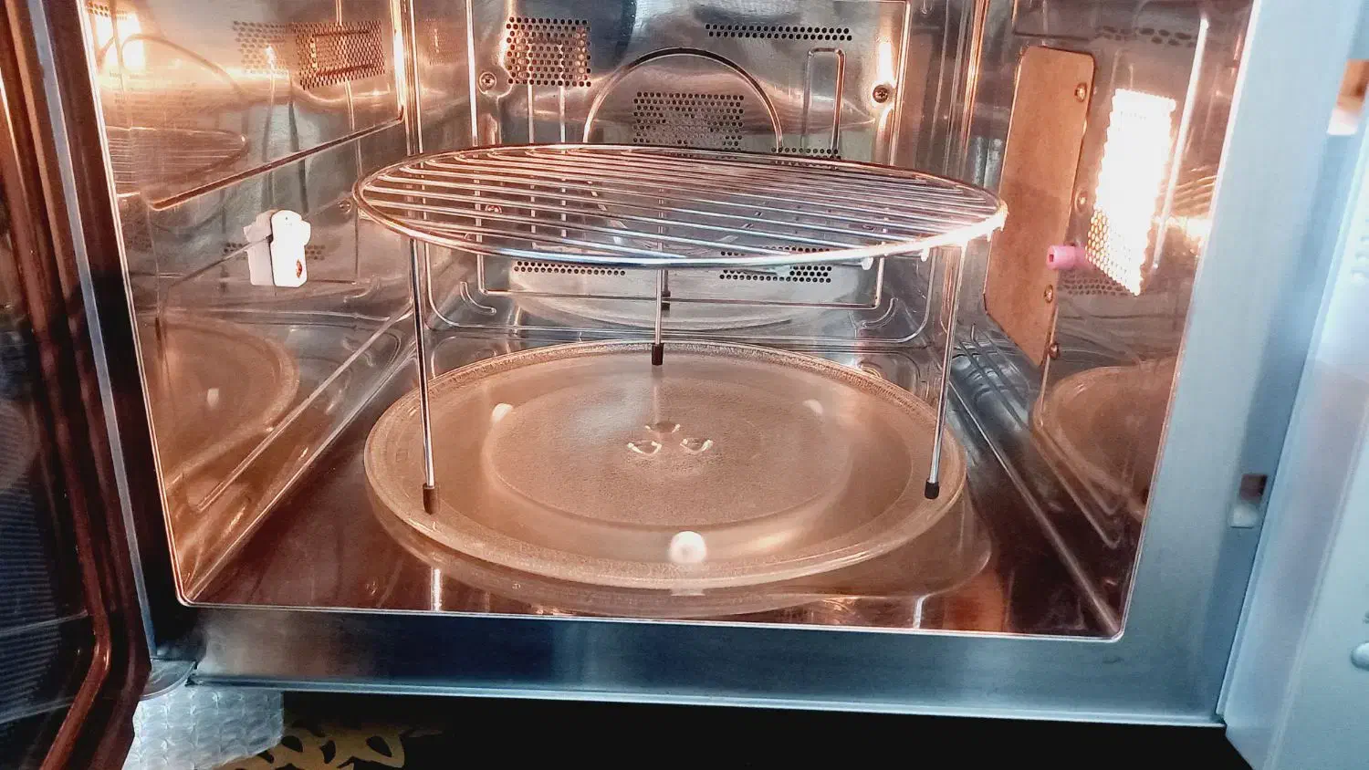 ماکروفر ال جی 42 لیتری اصل کره رنگ سیلو|اجاق گاز و لوازم برقی پختوپز|تهران, تهرانپارس جنوبی|دیوار