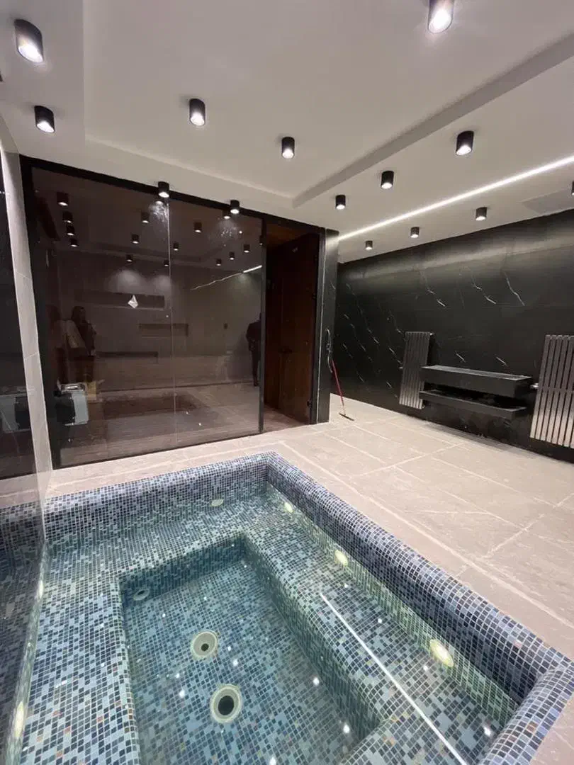 واحد ۱۵۷ متری فول دیزاین نوساز پنجره قدی ایرانمال