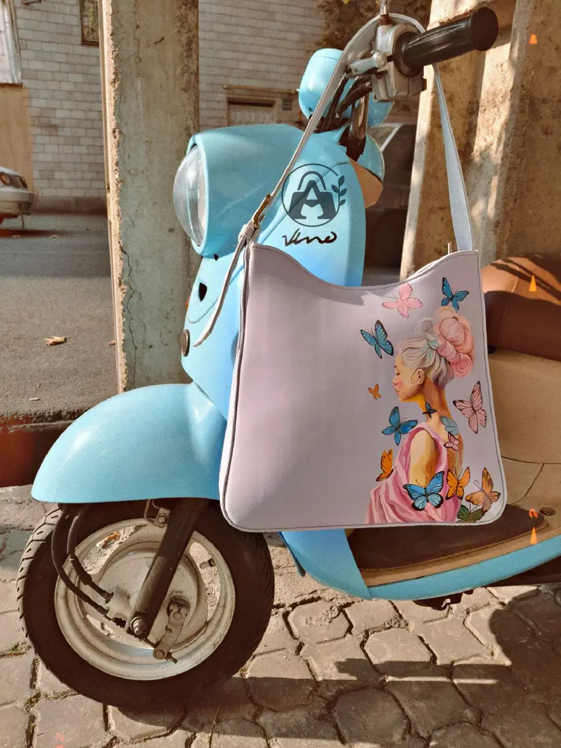 نقاشی روی کیف چرم|کیف، کفش، کمربند|گرگان, |دیوار