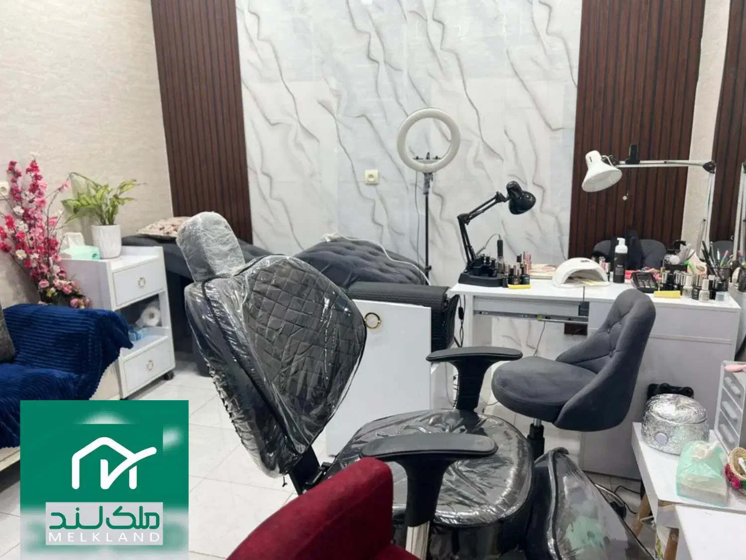 رهن یک مغازه با موقعیت عالی در خیابان بهزادی|اجارهٔ مغازه و غرفه|بندر کنگان, |دیوار