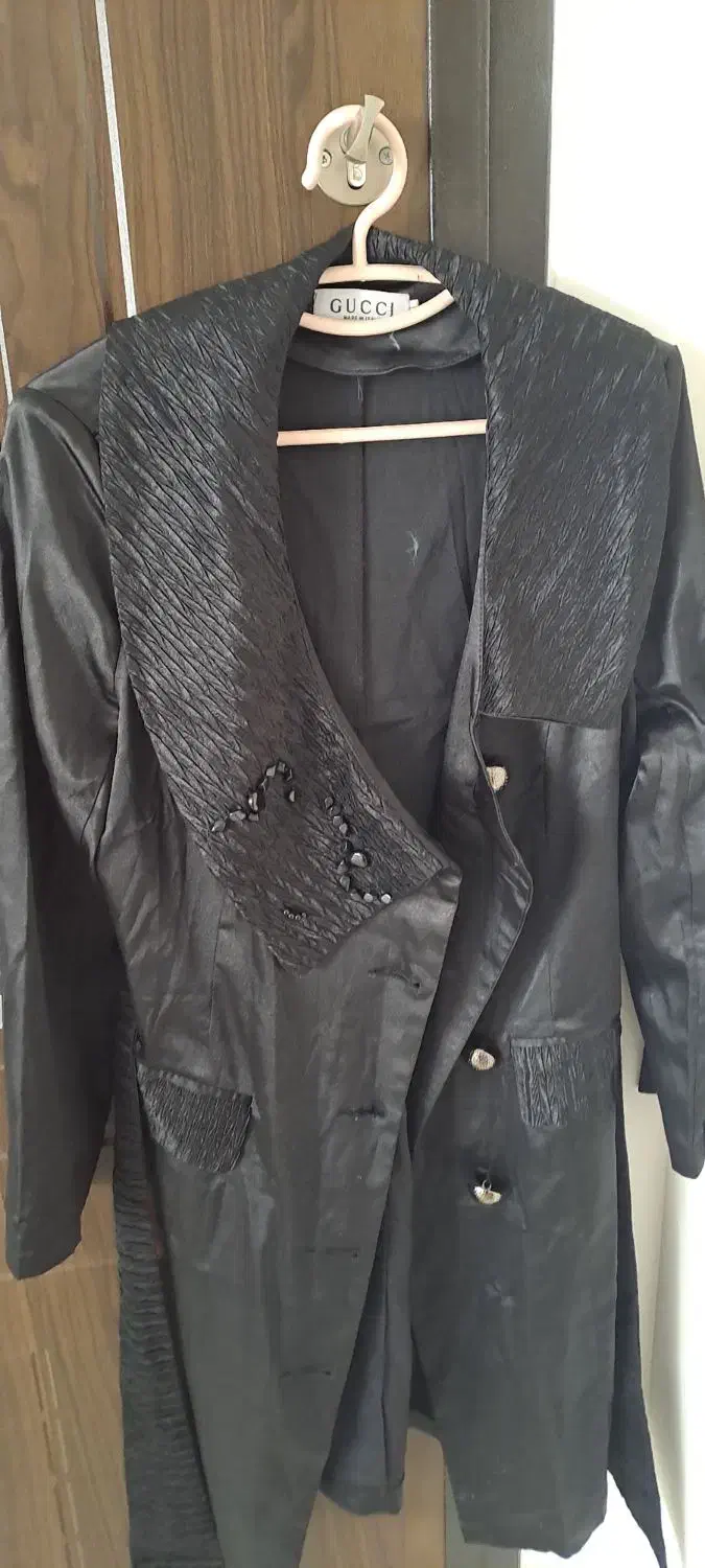 مانتو جنس ساتن خارجی  از کیش خریداری شده|لباس|تهران, نارمک|دیوار