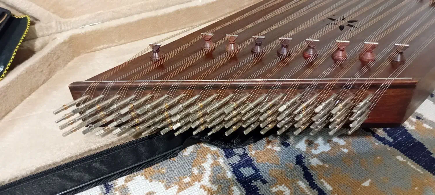 سنتور|سازهای سنتی|اصفهان, کوی گلزار|دیوار