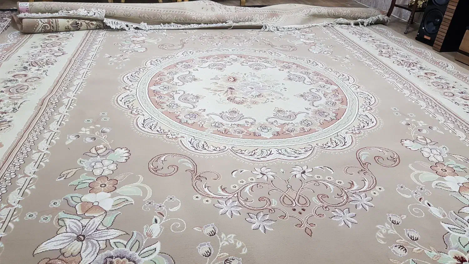 دو عدد فرش ۱۲ متری رنگ گردویی سالم و تمیز|فرش|رباط‌کریم, رباط‌کریم|دیوار