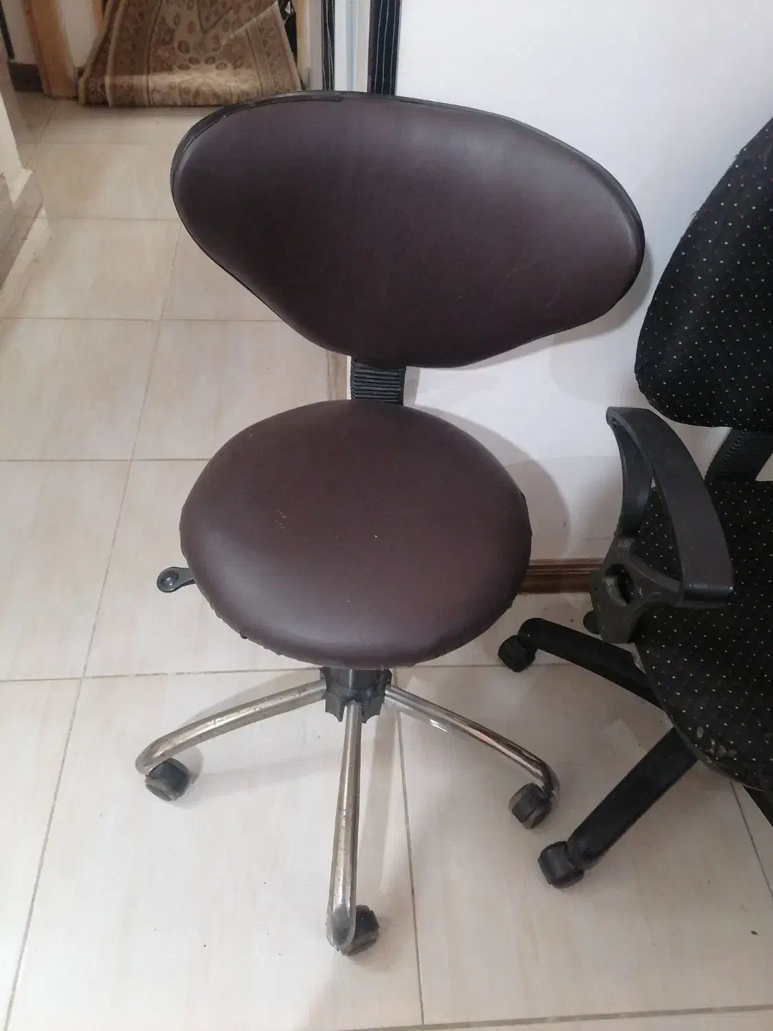 صندلی چرخدار|دفتر کار|لاهیجان, لیالستان|دیوار