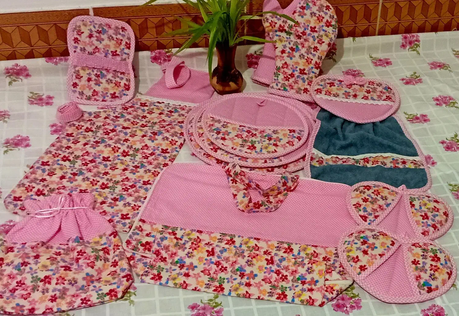 سرویس اشپزخانه|سفره، حوله، دستمال آشپزخانه|سبزوار, باهنر|دیوار