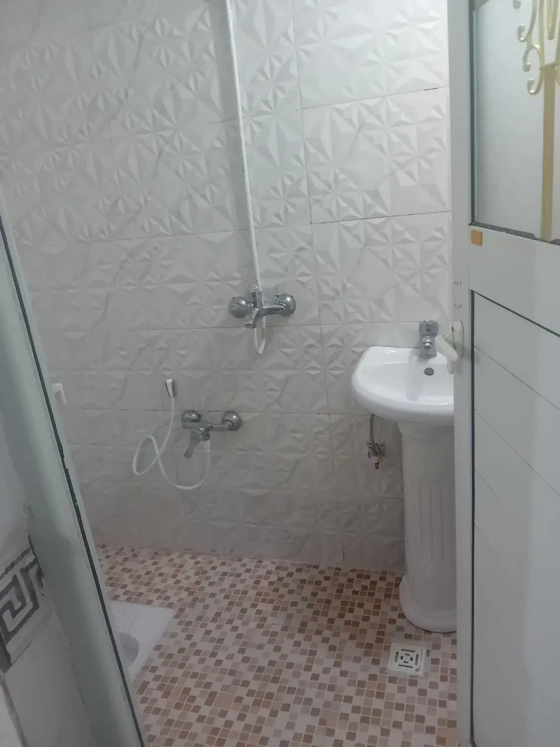 سویت همکف فول امکانات نزدیک مسجد جمکران|اجارهٔ کوتاهمدت آپارتمان و سوئیت|قم, جمکران|دیوار