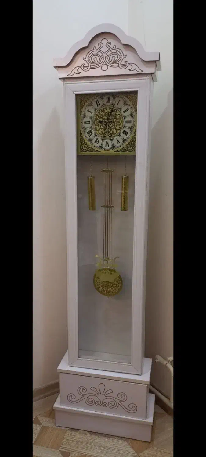 ساعت|ساعت دیواری و تزئینی|خوی, |دیوار