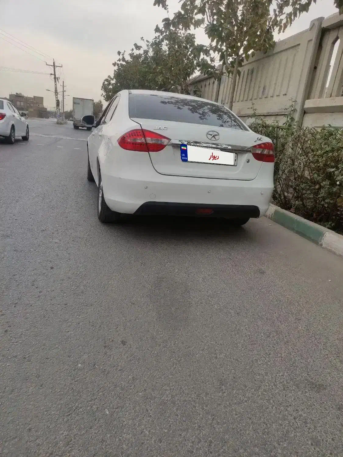 جک j5|خودرو سواری و وانت|قم, چهل درخت|دیوار