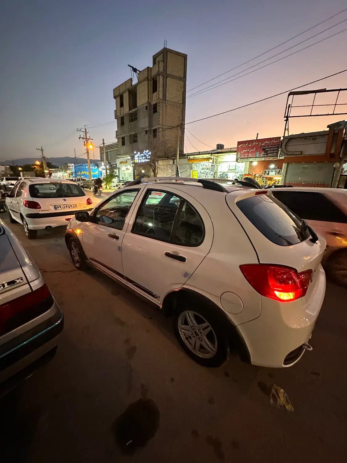 کوییکrمدل۱۴۰۱|خودرو سواری و وانت|کازرون, |دیوار