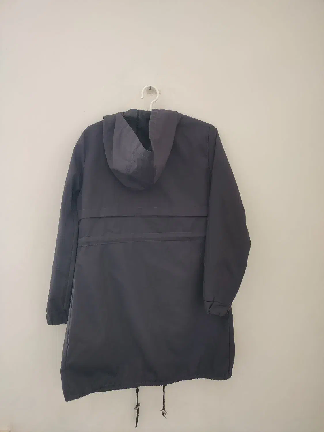 بارونی پاییزه|لباس|صدرا-فارس, فاز ۱|دیوار