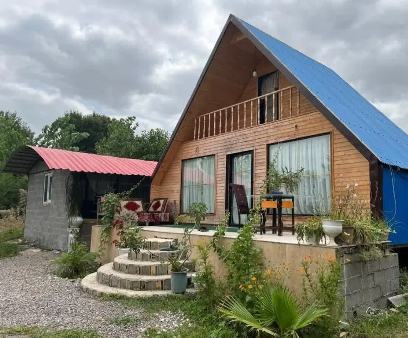 اجاره روزانه/هفتگی/ماهانه ویلا سوییسی استخردار|اجارهٔ کوتاهمدت ویلا و باغ|رشت, استادسرا|دیوار