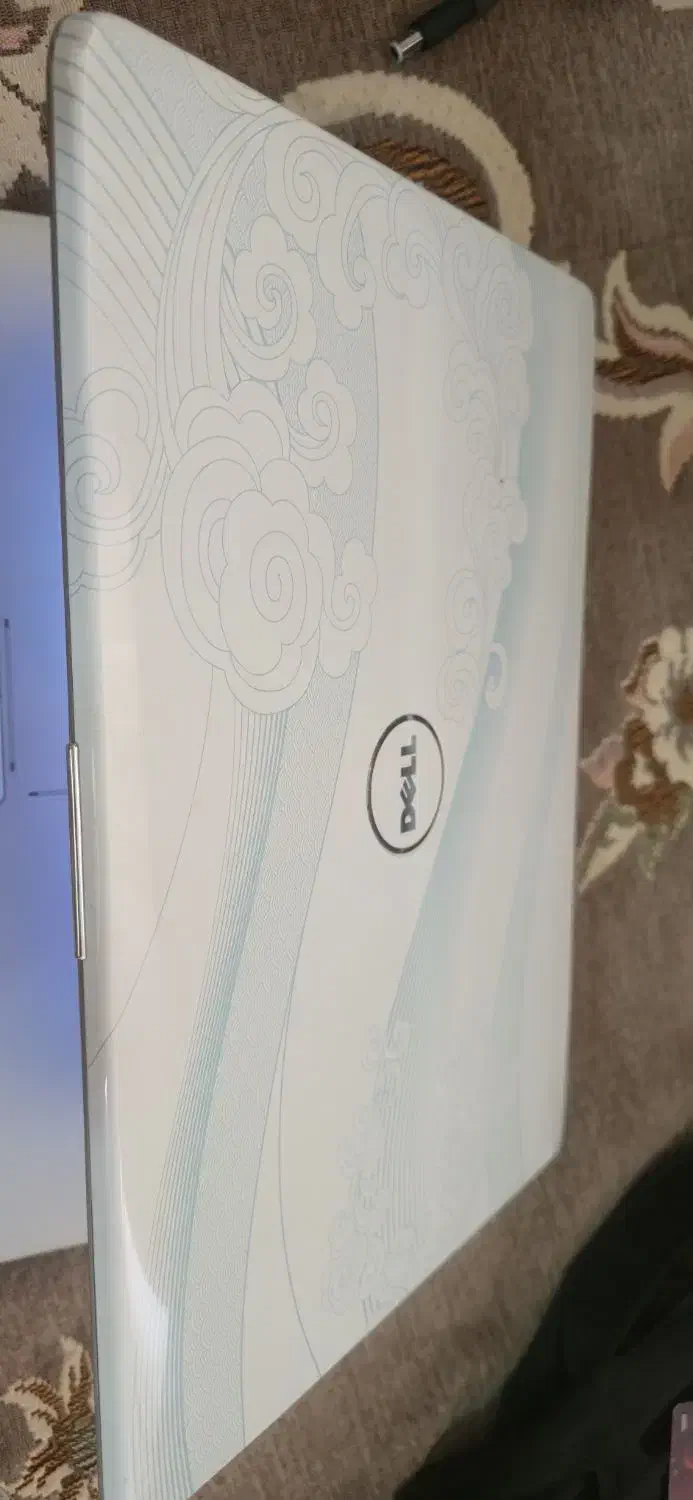 لبتاب دل ورژن المانی|رایانه همراه|قم, چهل درخت|دیوار