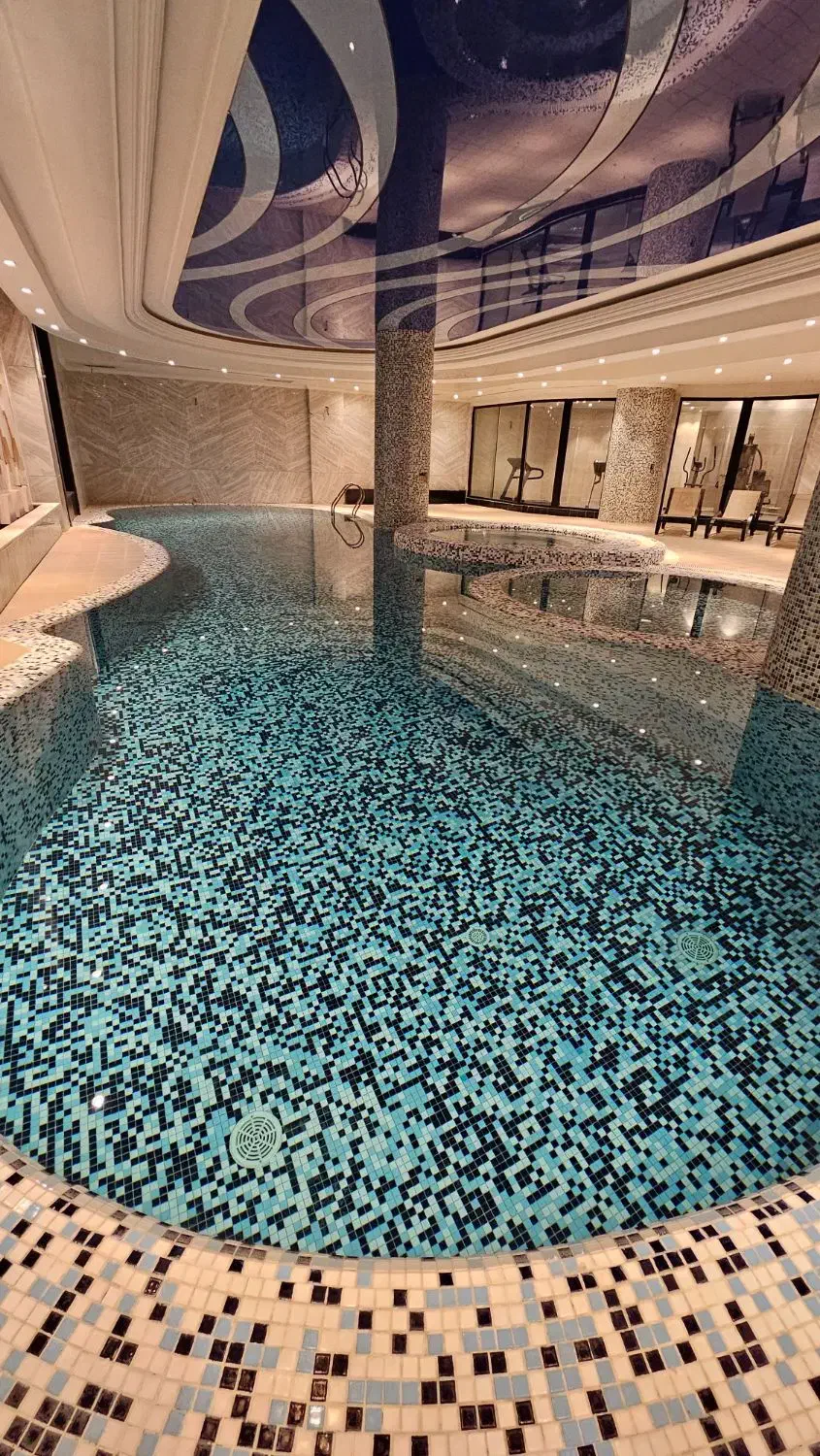 ۲۰۰متر/ فرمانیه/طبقات بالا/مشاعات فول/کلیدنخورده