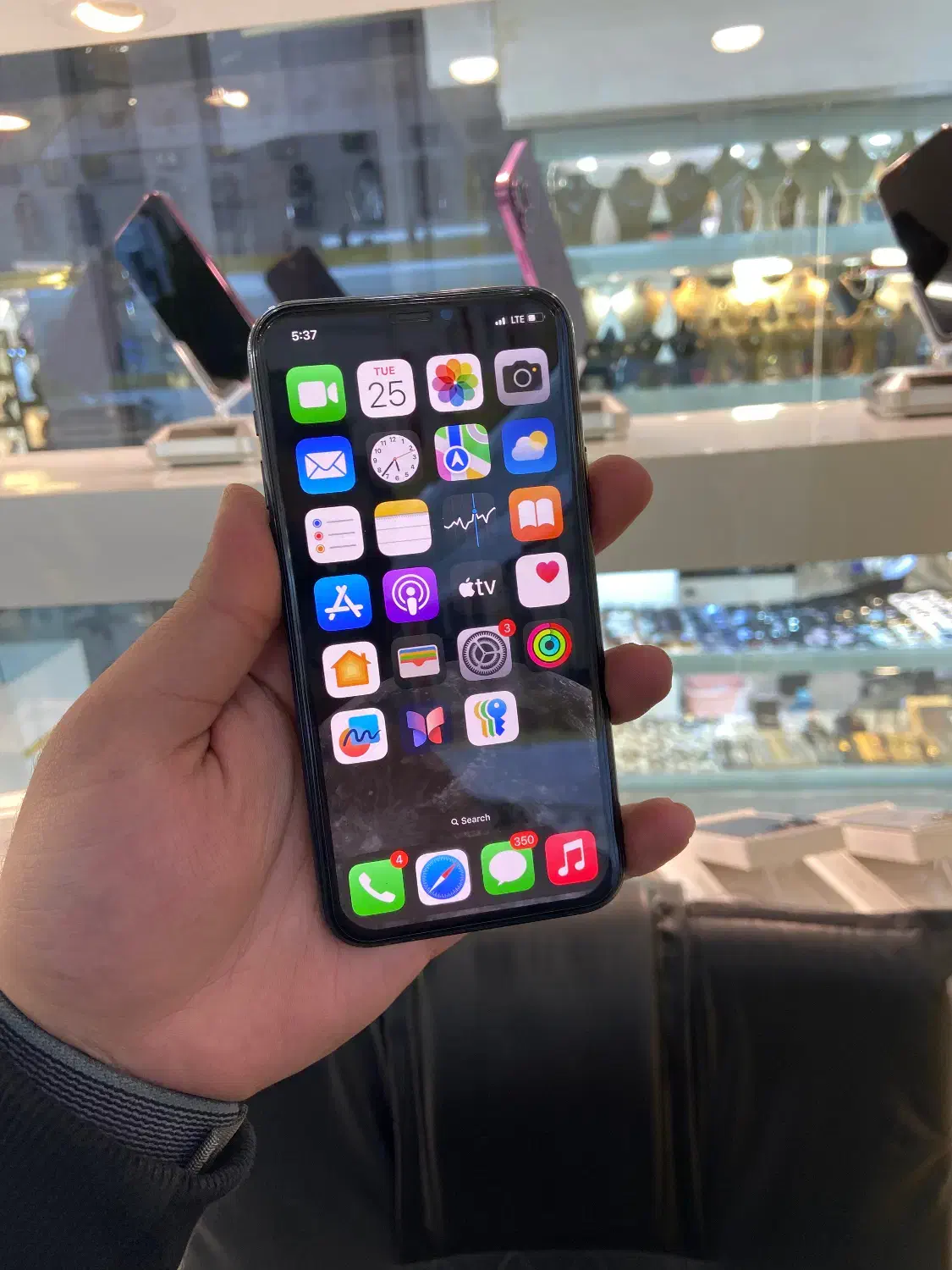 آیفون ۱۱ پرو فوق العاده خوش قیمت|موبایل|اصفهان, باغ زرشک|دیوار