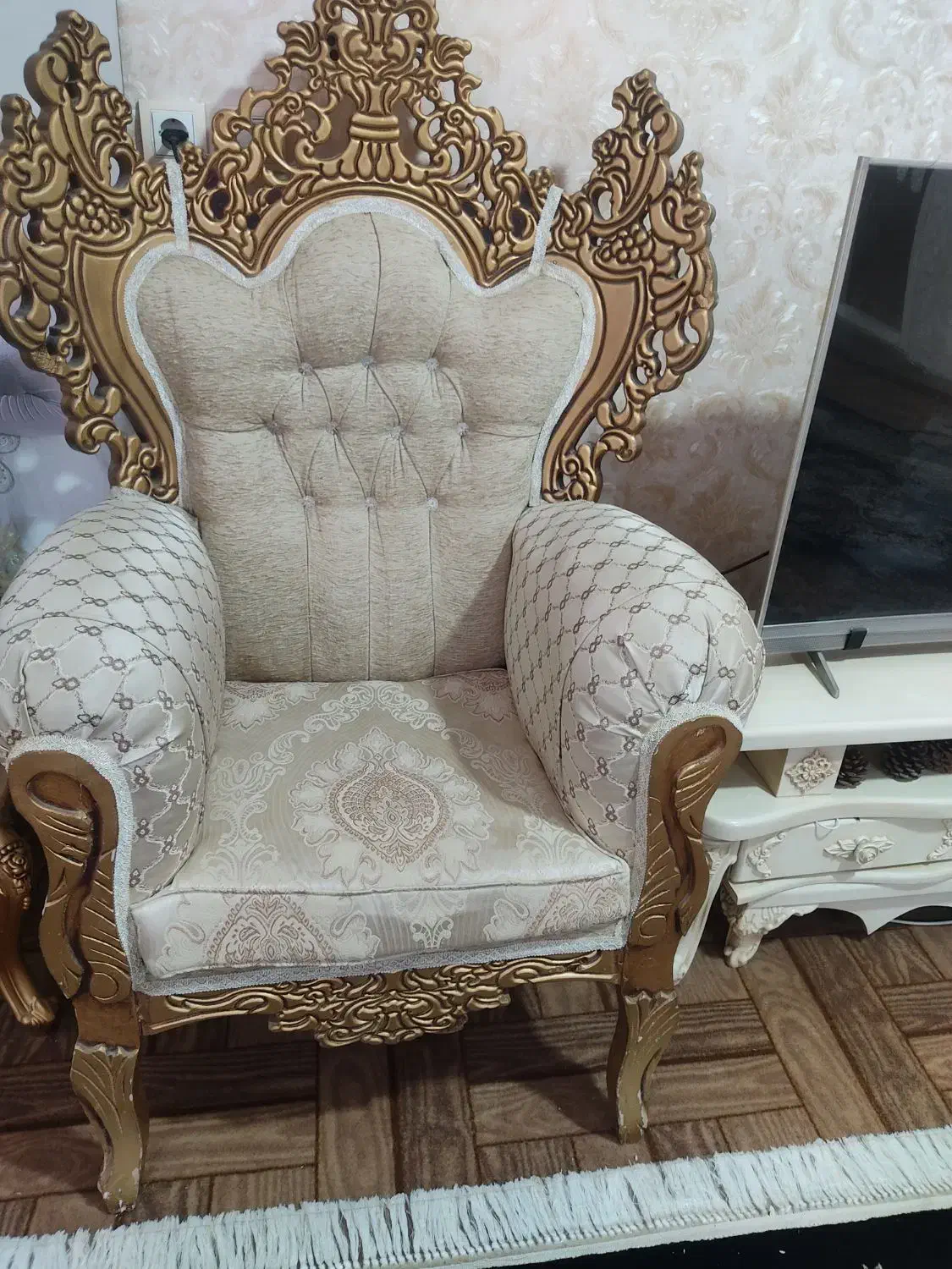 مبل ۷نفره در حد نو تمیز سالم|مبلمان خانگی و میز عسلی|کاشان, ولی سلطان|دیوار