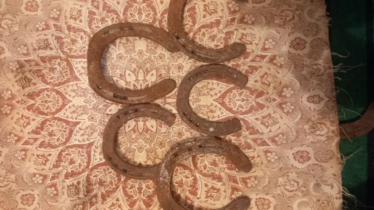 ۱۰۰عدد نعل اسب به فروش می‌رسد|کلکسیون اشیاء عتیقه|قائم‌شهر, |دیوار