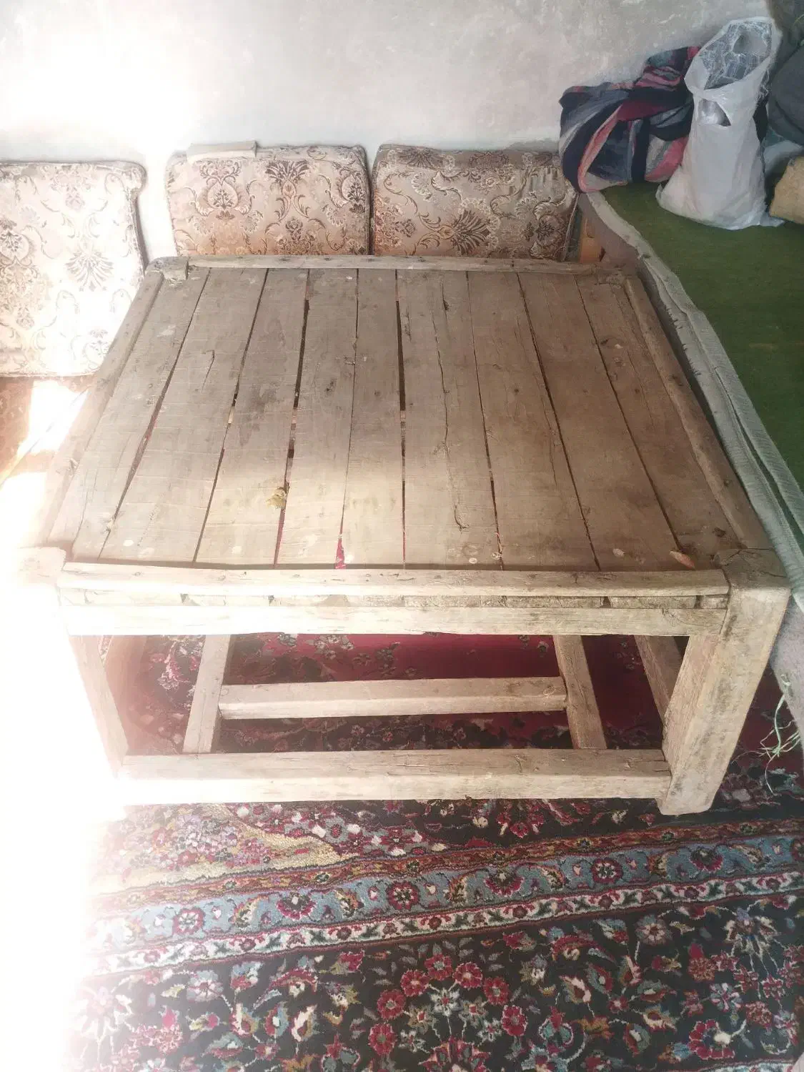 کرسی چوبی|مبلمان خانگی و میز عسلی|تویسرکان, |دیوار