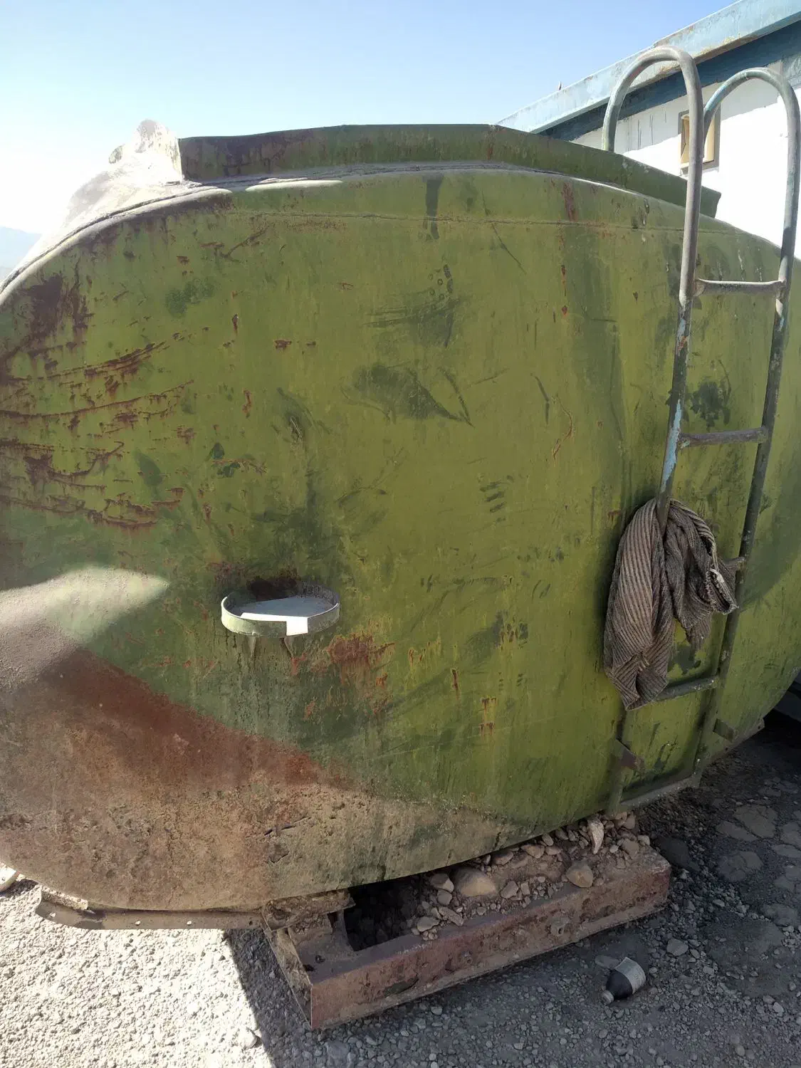 تانکر آهنی ۳۲۰۰۰|مصالح و تجهیزات ساختمان|داراب, |دیوار