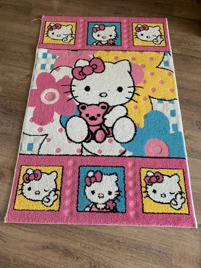 فرش کیتی سالم یک و نیم متری خیلی شاد|فرش|قزوین, |دیوار