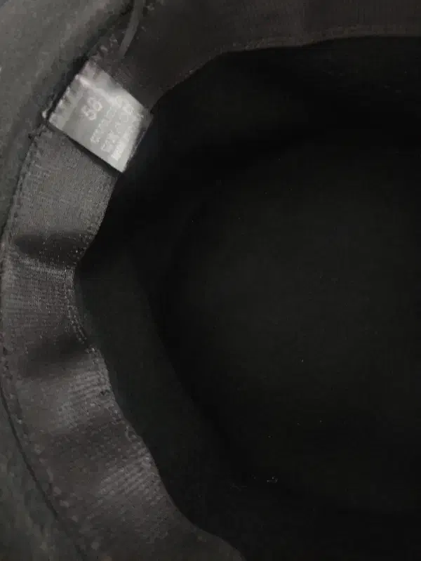 کلاه لبه دار فدورا|لباس|قم, شاه ابراهیم|دیوار