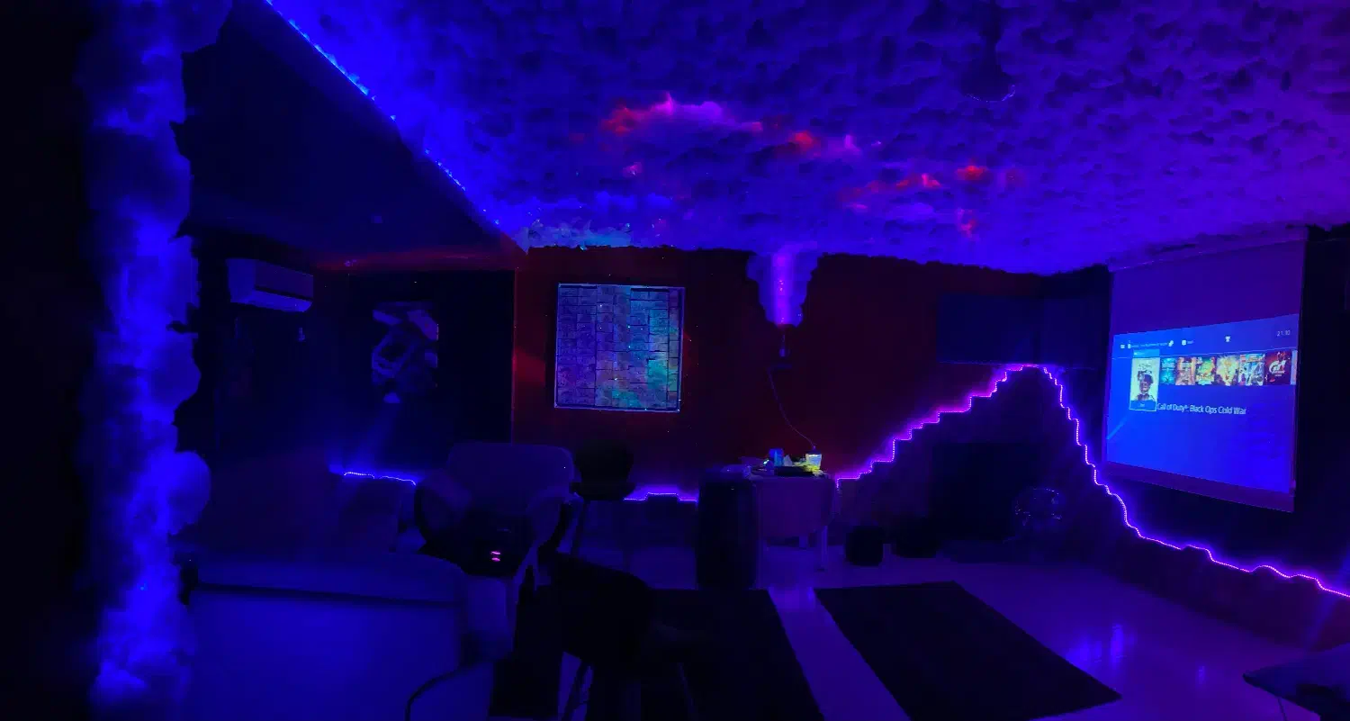 تماشای فیلم و بازی|اجارهٔ کوتاه‌مدت دفتر کار و فضای آموزشی|شیراز, دینکان|دیوار