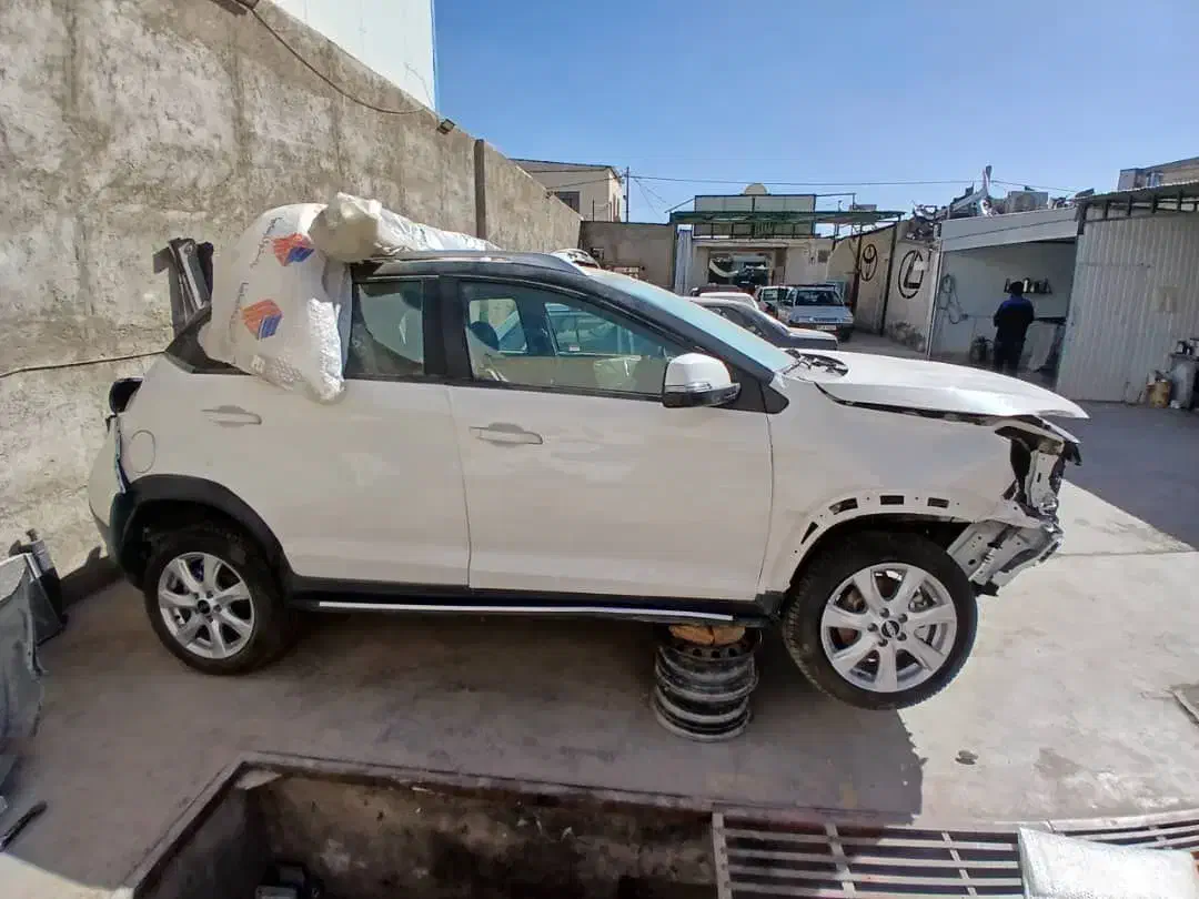 فروش ام وی ام X22 تصادفی|خودرو سواری و وانت|یزد, |دیوار