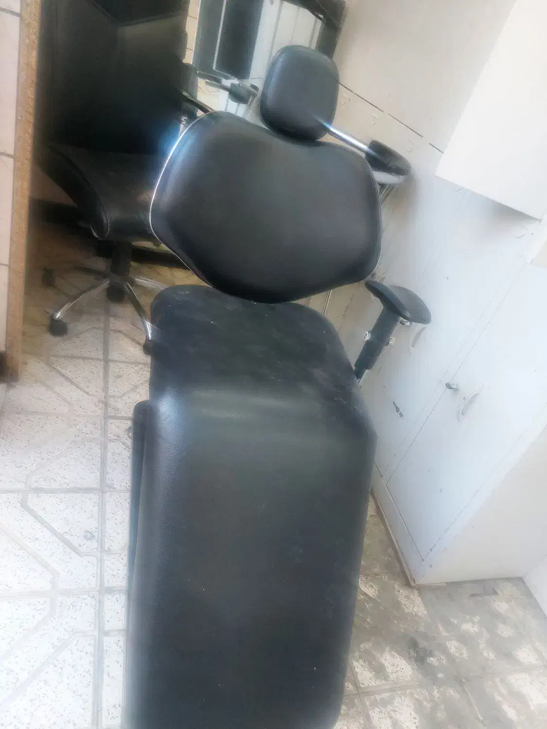 صندلی اصلاح ومدیریت و کمد لباس وفایل|آرایشگاه و سالنهای زیبایی|مشهد, انقلاب|دیوار