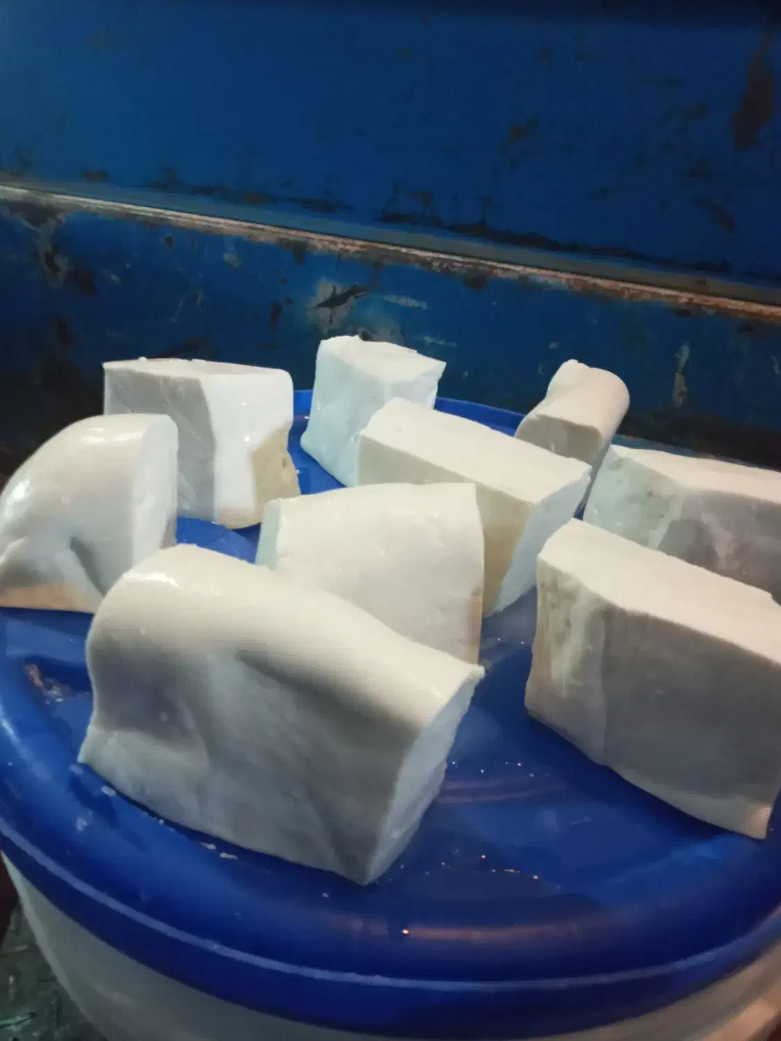 پنیرمحلی|خوردنی و آشامیدنی|میانه, |دیوار