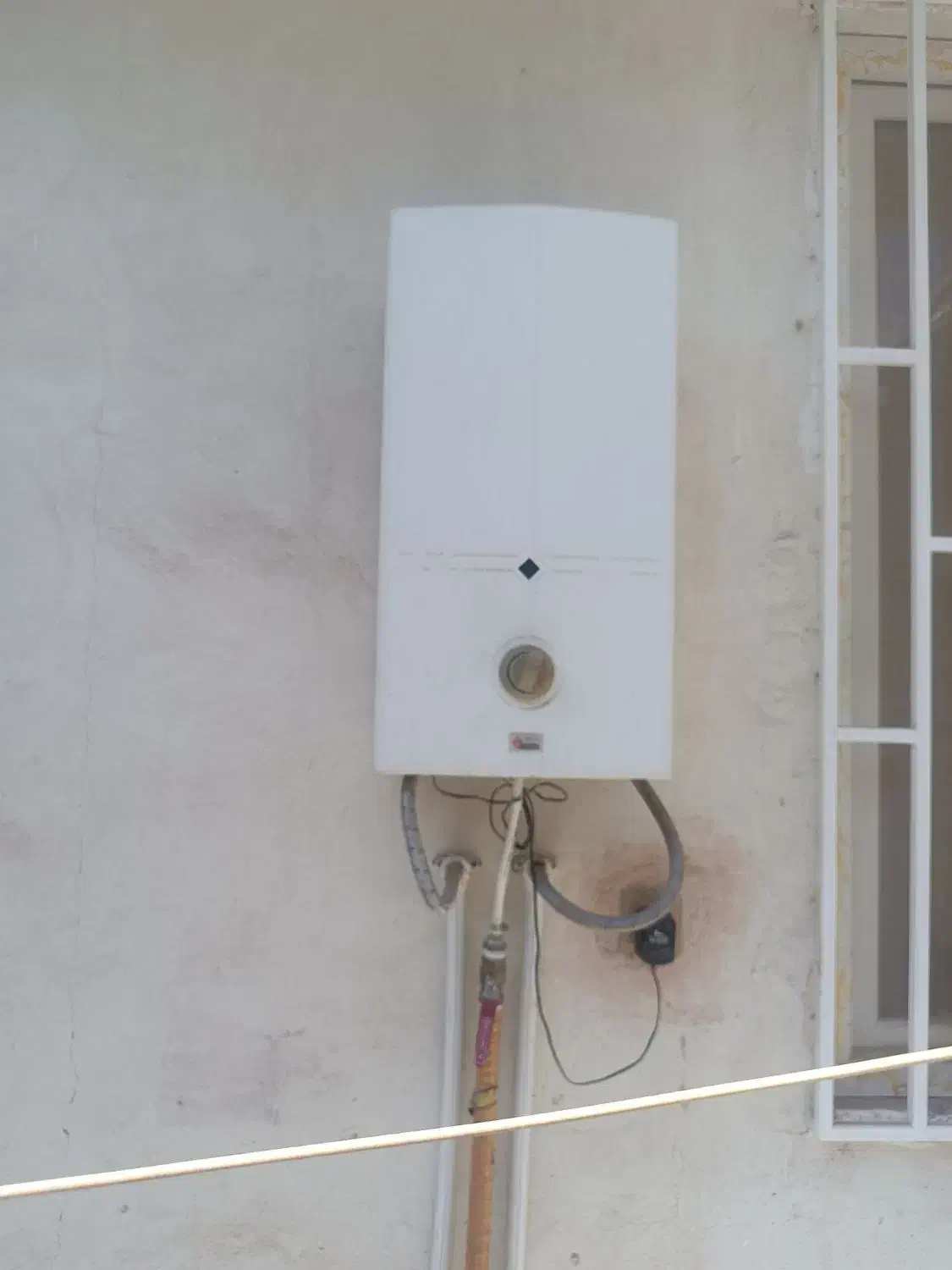 تعمیروسرویس انواع آبگرمکن گازی دیواری|خدمات پیشه و مهارت|ایرانشهر, |دیوار