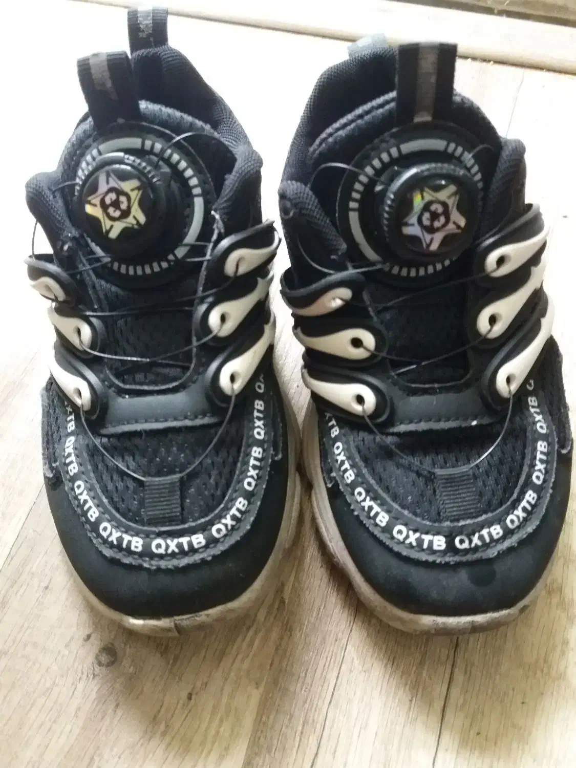 کتانی قفل دار پسرانه درحدنو|کفش و لباس بچه|رشت, منظریه|دیوار