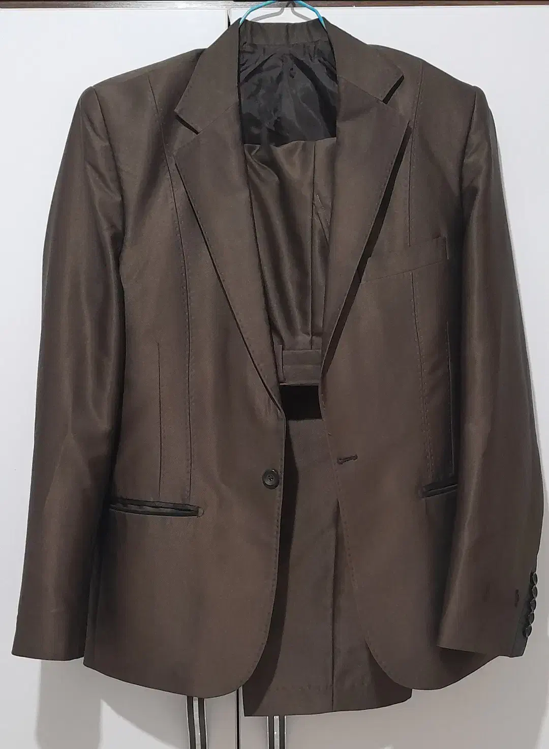 کت و شلوار|لباس|اصفهان, شیخ اشراق|دیوار