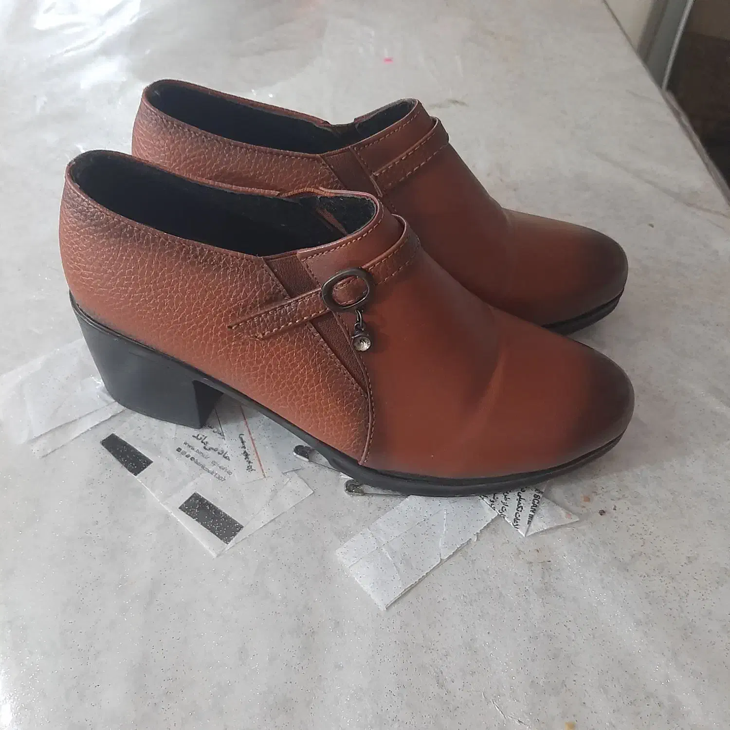 فروش کفش|کیف، کفش، کمربند|رشت, امین الضرب|دیوار