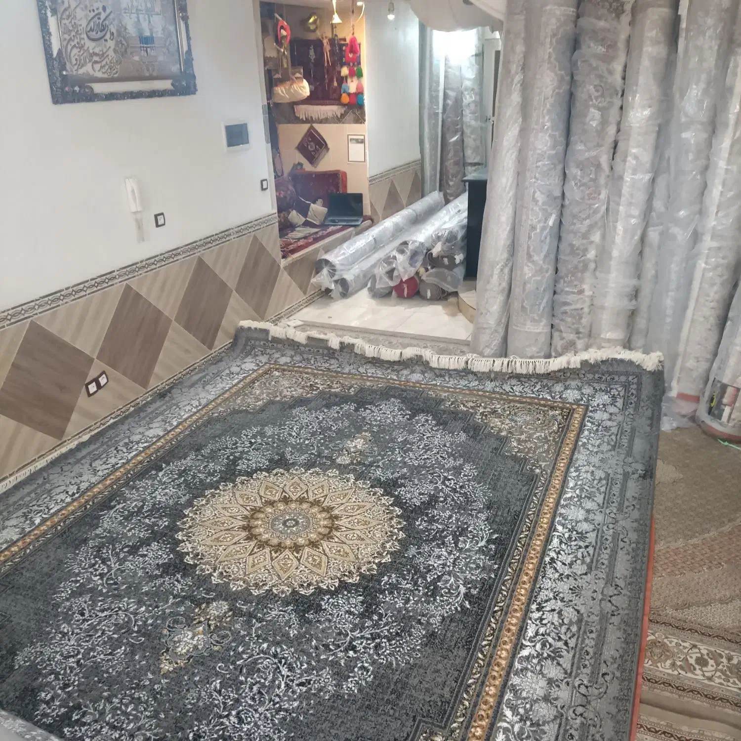 فرش تیمچه|فرش|شیراز, شهرک رضوان|دیوار