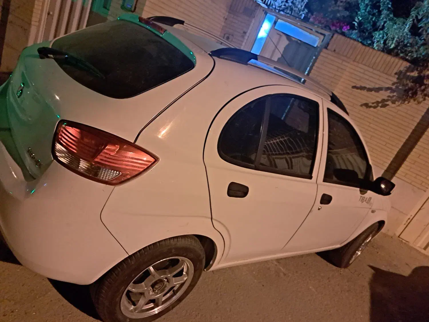 تیبا۲مدل۹۹سفیدفول هاچ بک پلاس|خودرو سواری و وانت|یزد, |دیوار